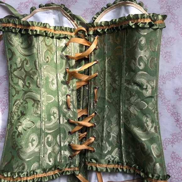 green corset - Picture 2 of 3